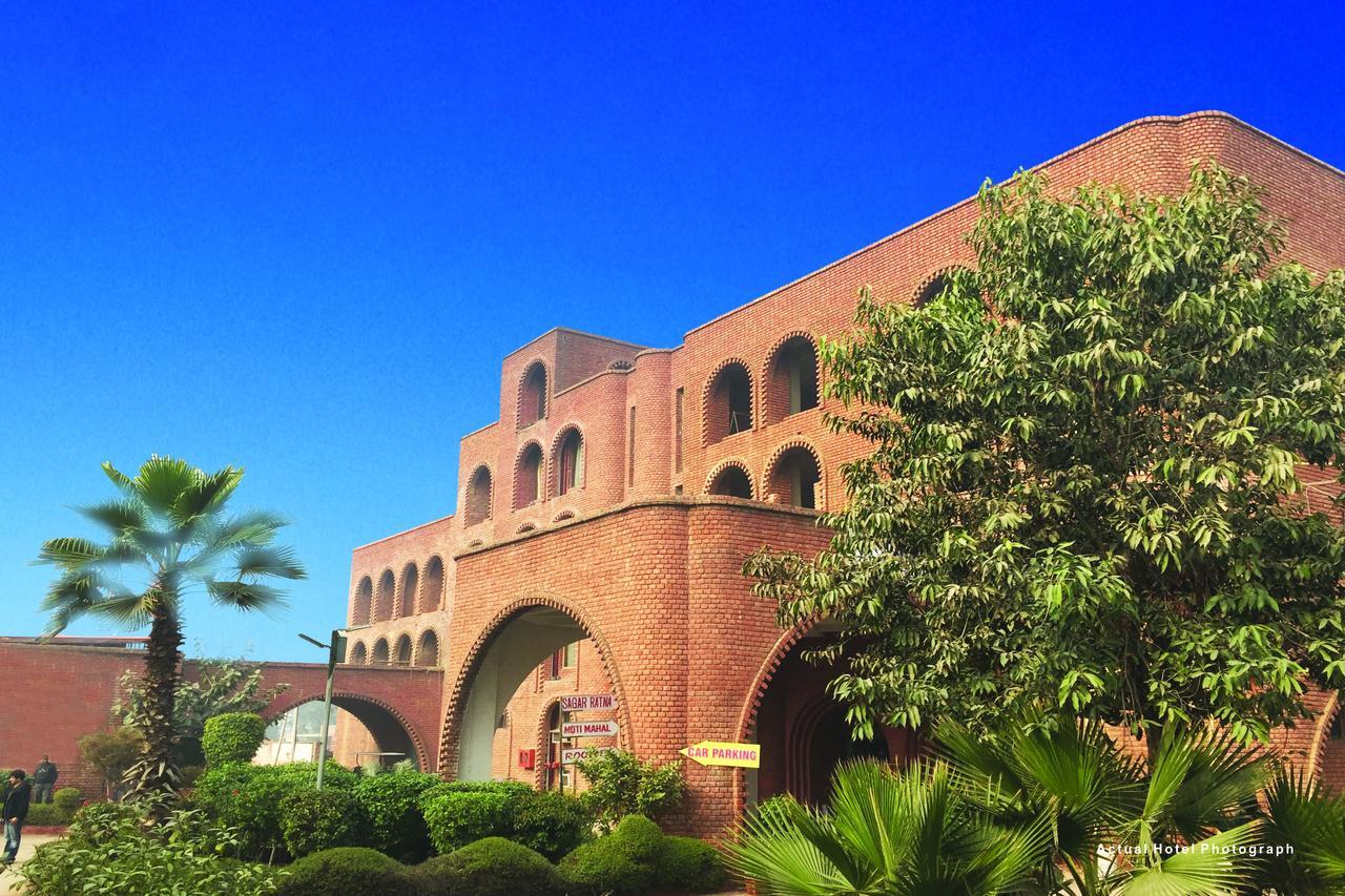 Magsons Resorts Vrindavan Kosi Екстер'єр фото