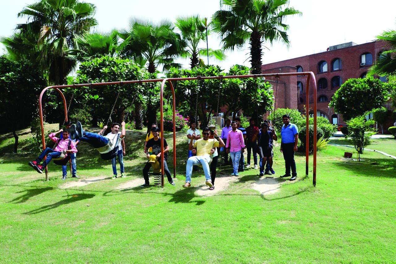 Magsons Resorts Vrindavan Kosi Екстер'єр фото